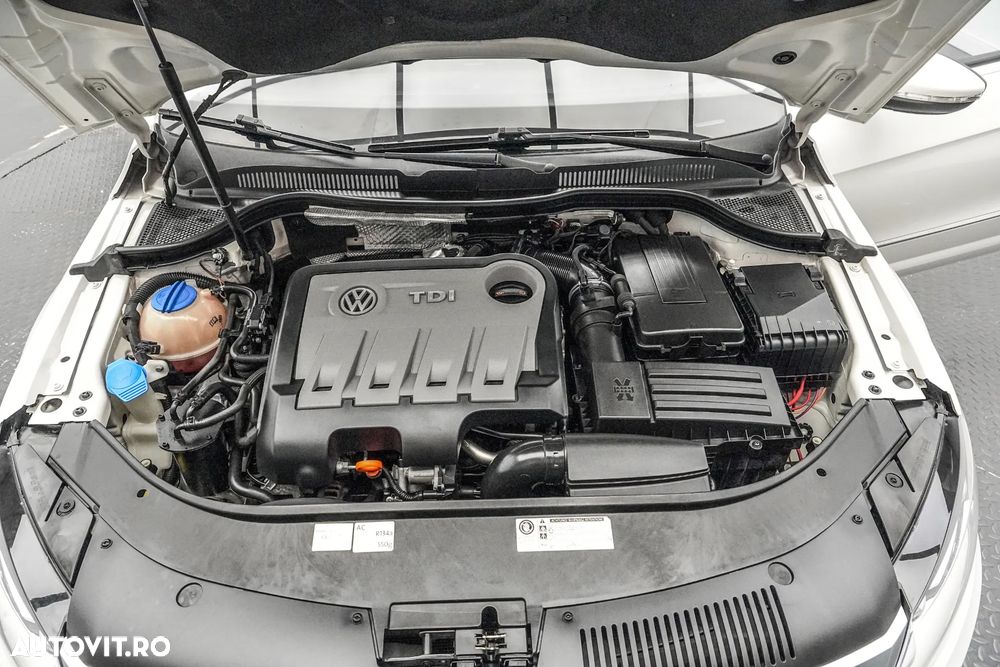 Volkswagen Passat CC 2.0 TDI BMT DSG 4Motion - 34