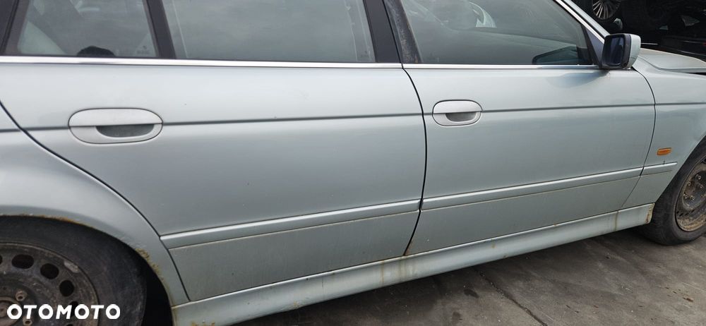 BMW E39 LIFT 525IA M54B25 00 - 03 - CZYTNIK PLYT RADIA CD - 22