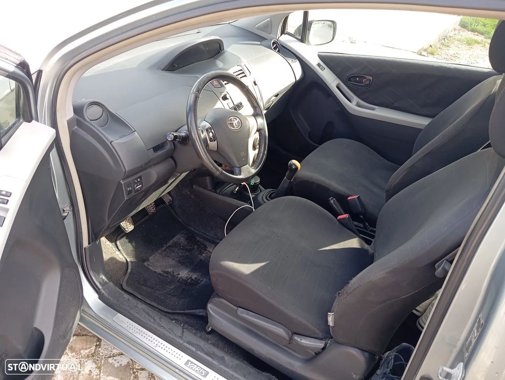 Toyota Yaris 1.0 VVT-i - 5