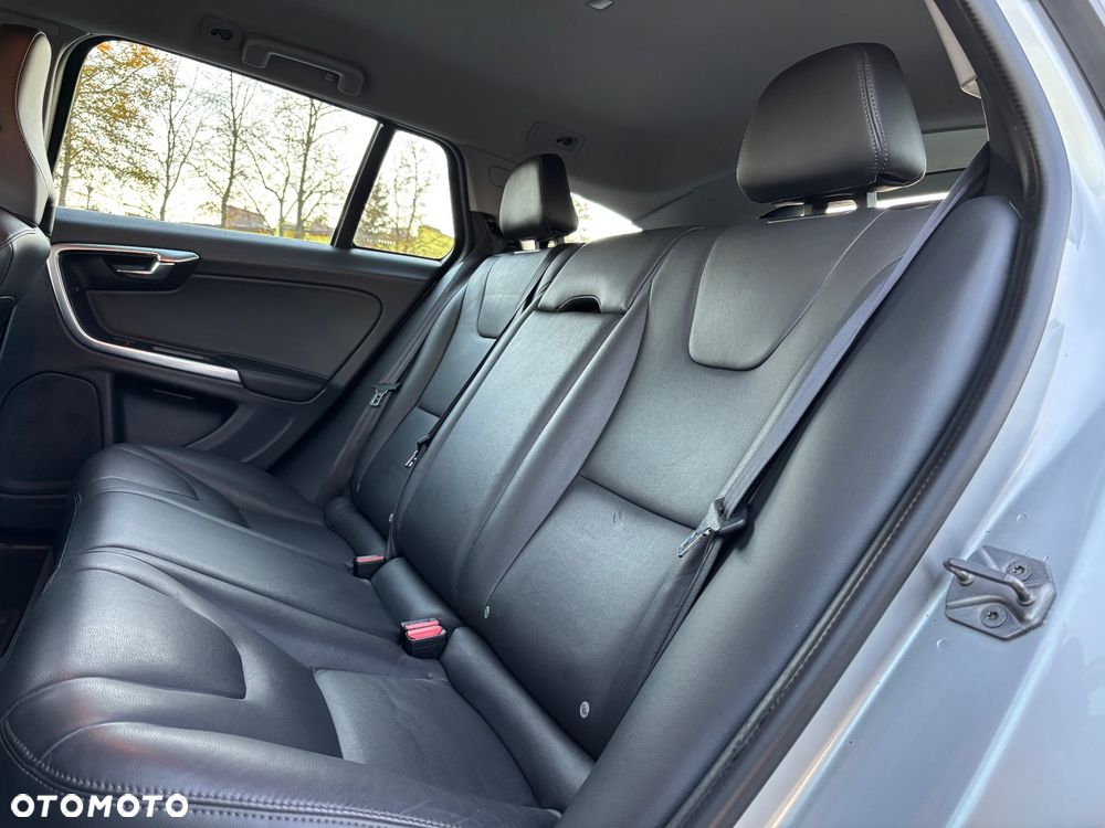 Volvo V60 D4 Geartronic Momentum - 22