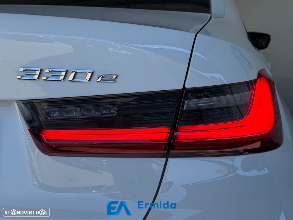 BMW 330 - 11