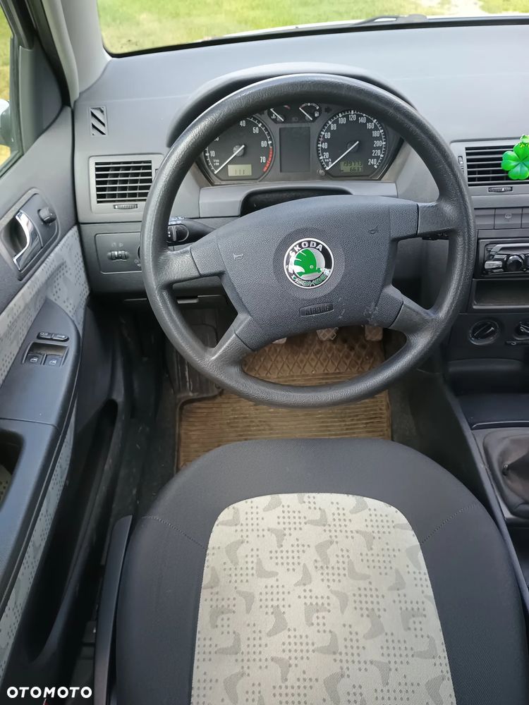 Skoda Fabia 1.4 16V Comfort - 8