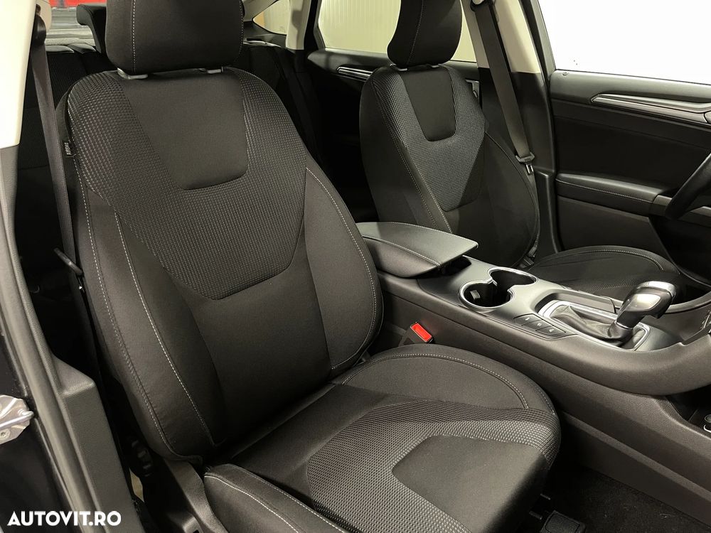 Ford Mondeo 2.0 HEV Titanium - 10