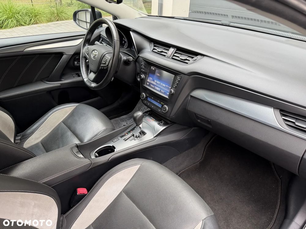 Toyota Avensis 1.8 Prestige MS - 26