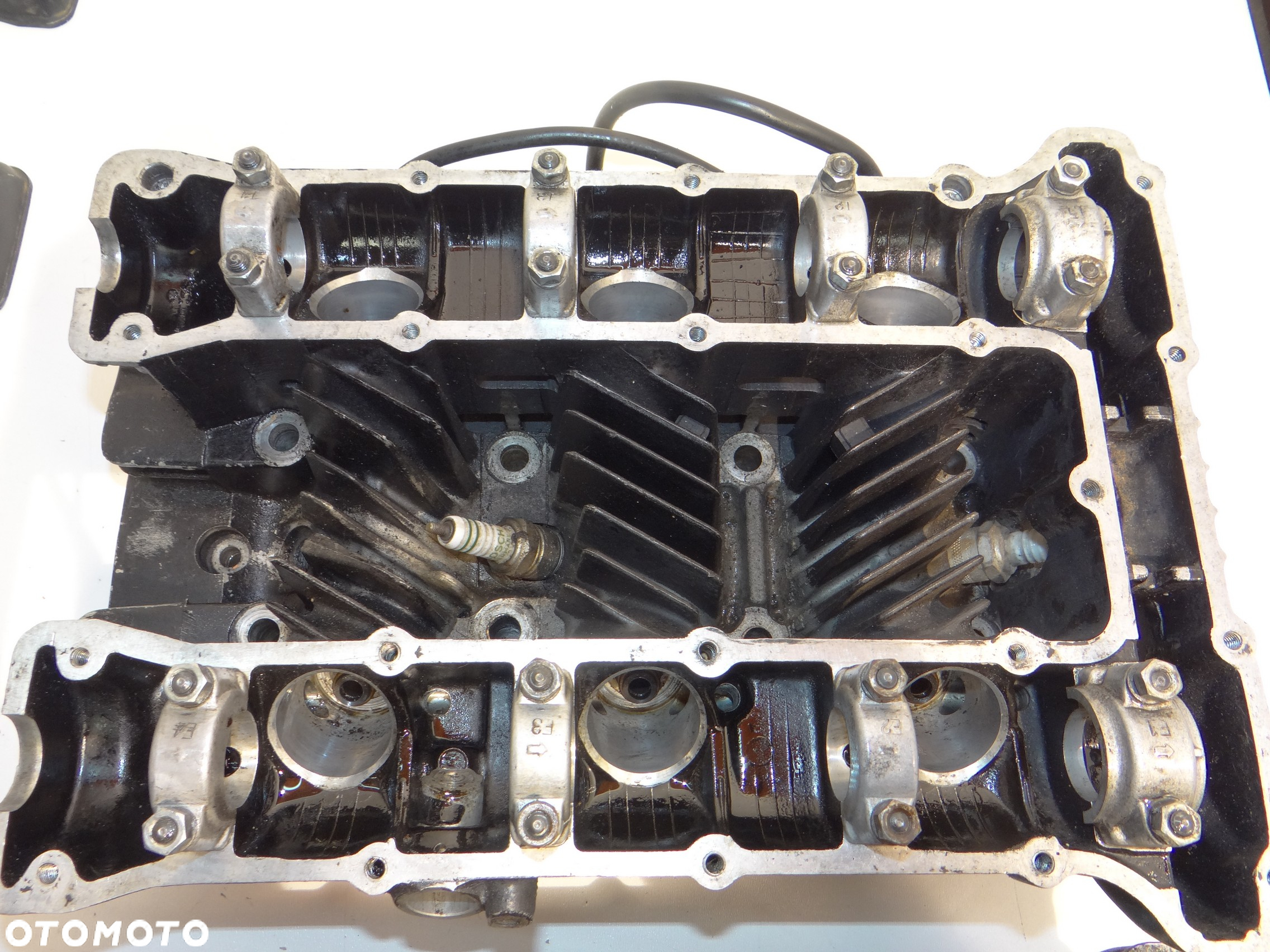 Yamaha XS 750 głowica cylinder tłoki szklanki płytki zaworowe wałek rozrządu pokrywa głowicy Y1238 - 22