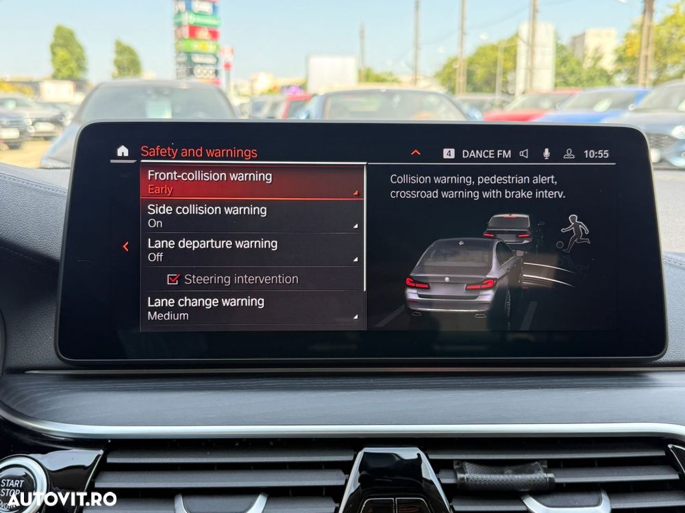 BMW Seria 5 530d xDrive AT MHEV - 33