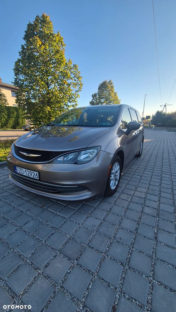 Chrysler Pacifica - 17
