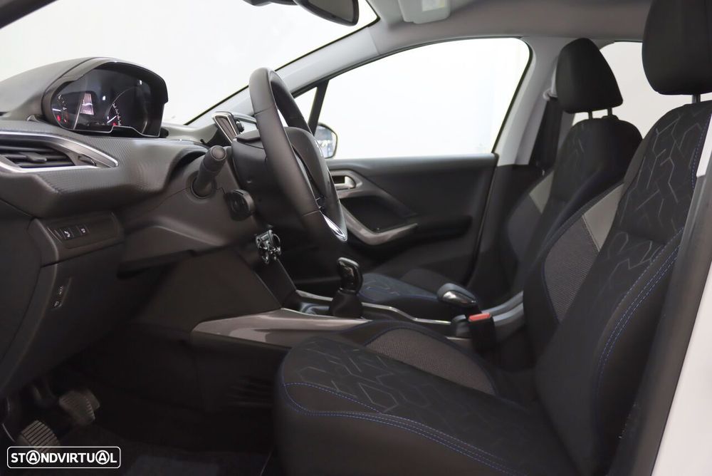 Peugeot 2008 1.2 PureTech Style - 4