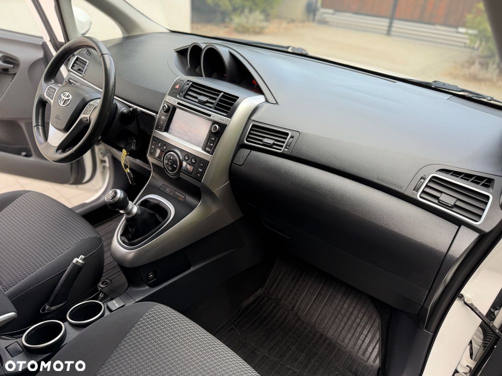 Toyota Verso 1.6 D-4D 5-Sitzer Start/Stop Skyview Edition - 17