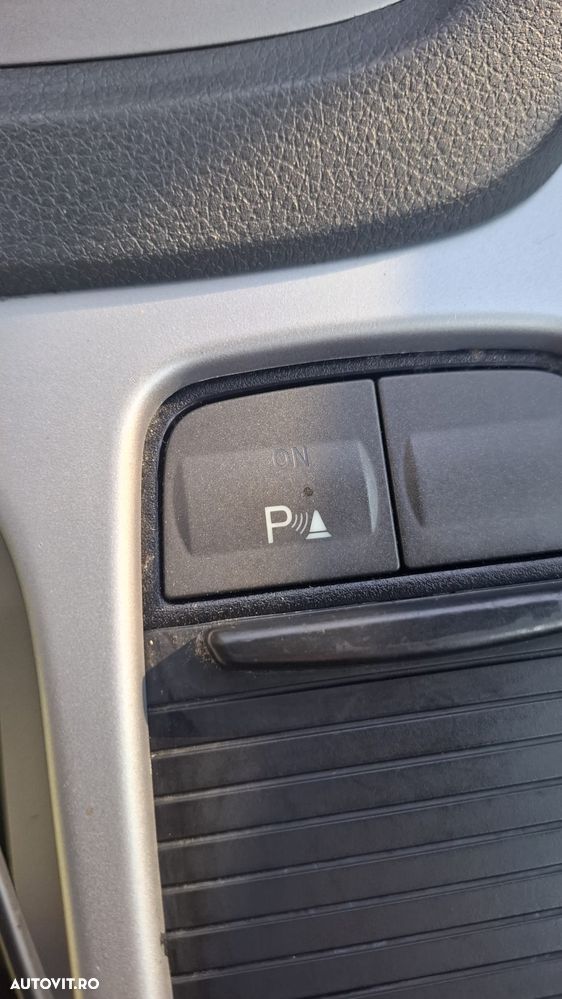 Ford Kuga 2.0 TDCi Powershift 4WD Titanium - 7