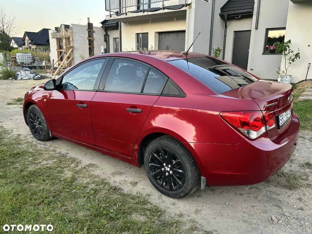 Chevrolet Cruze 1.6 Base - 10