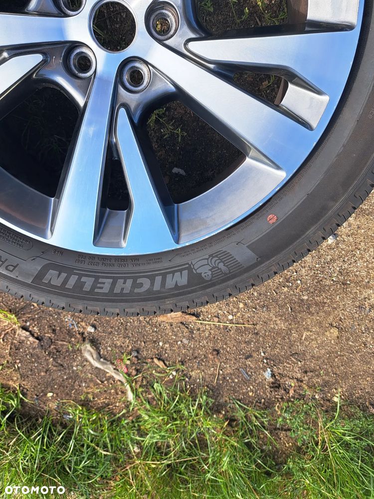 Felga aluminiowa z oponą Ford Explorer VI 20 Cali 8.0Jx20 ET 37.5 LB5C-1007-F1B 20x8.0J+37.5MM Michelin Primacy A/S 255/55R20 110V DOT 3920 - 5
