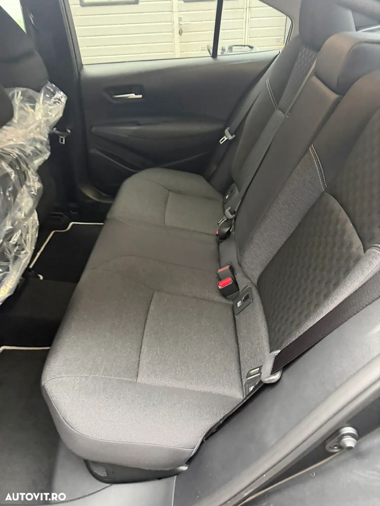 Toyota Corolla 1.8 HEV Dynamic - 8