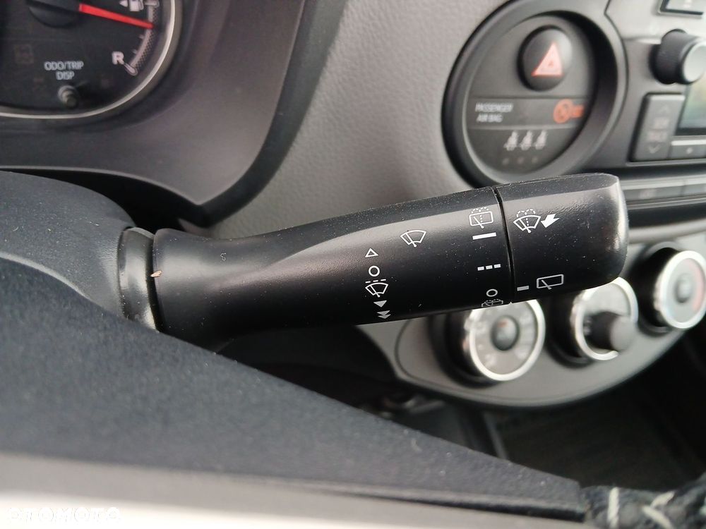 Toyota Yaris 1.0 Active EU6 - 30