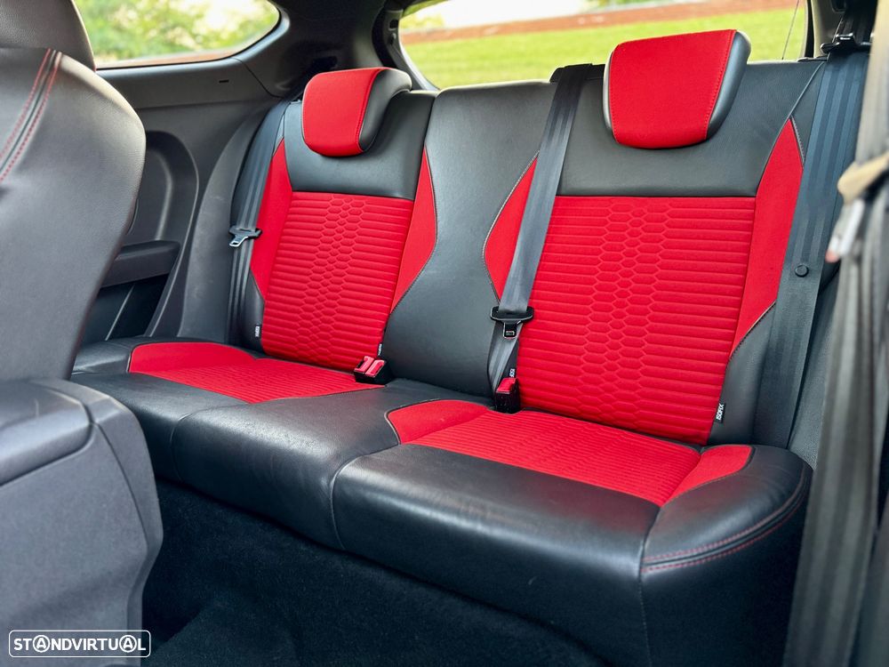 Ford Fiesta 1.6 EcoBoost c/ Pack Pele Desportiva ST — fotografia 26