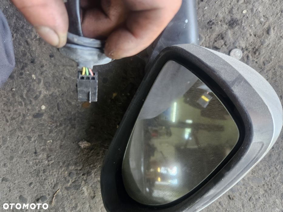 Corsa d Lusterko prawe - 1