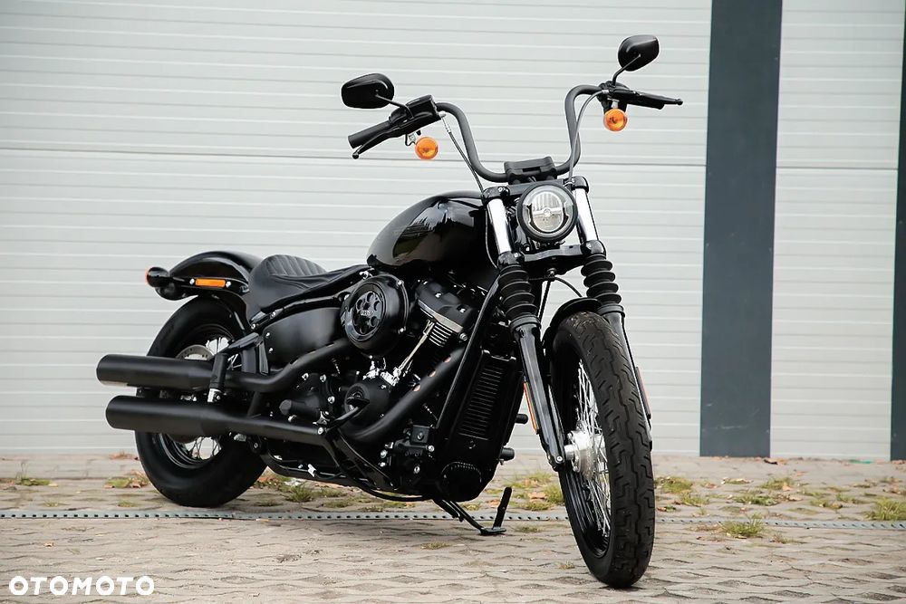 Harley-Davidson Softail Street Bob - 1