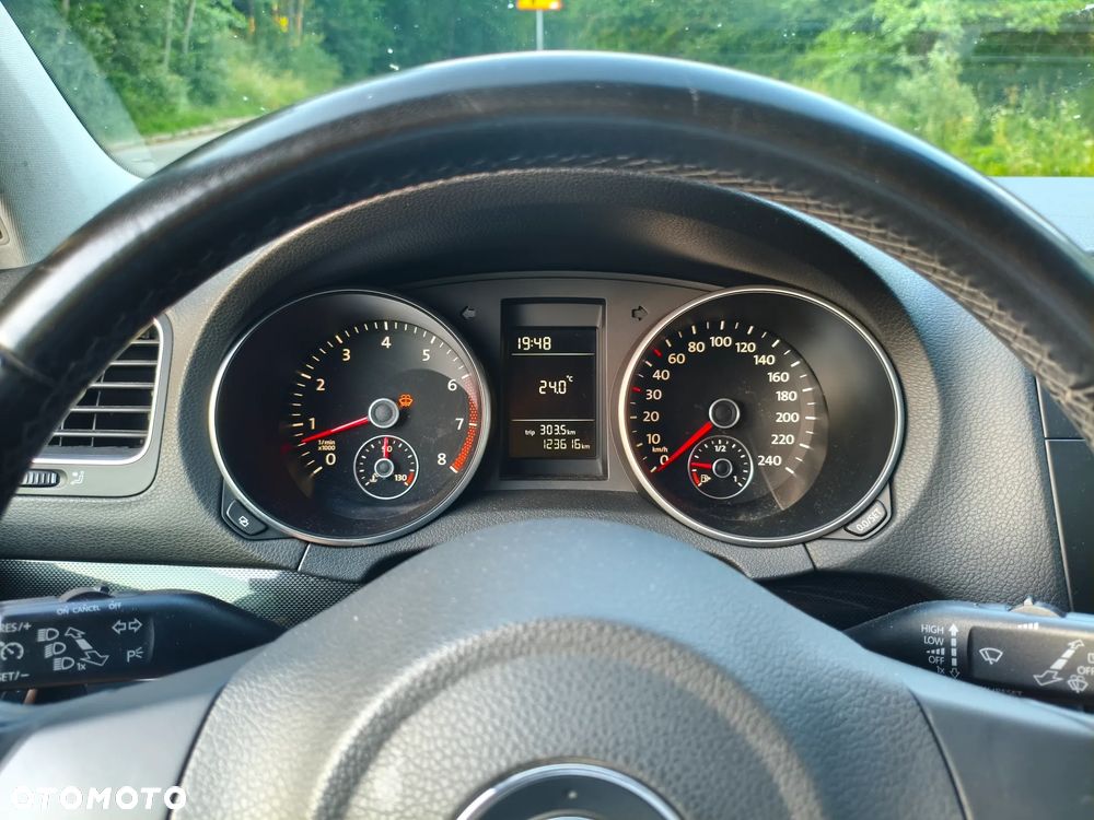 Volkswagen Golf - 2
