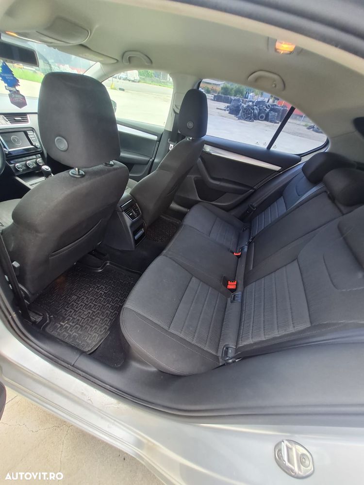 Skoda Octavia 1.6 TDI Style - 5