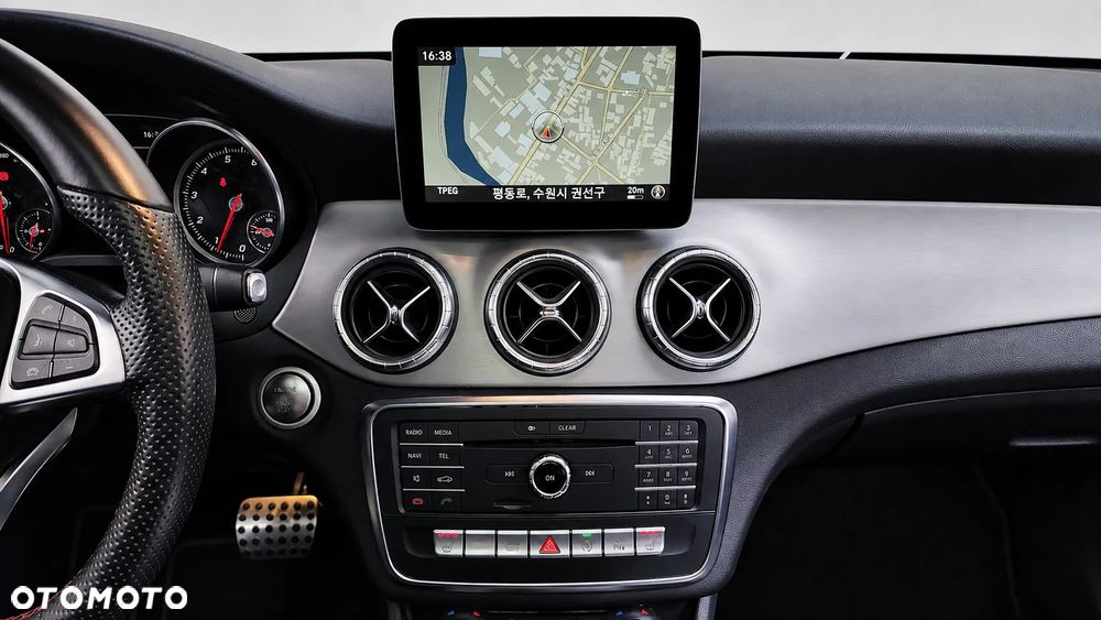 Mercedes-Benz CLA 250 4Matic 7G-DCT AMG Line - 11