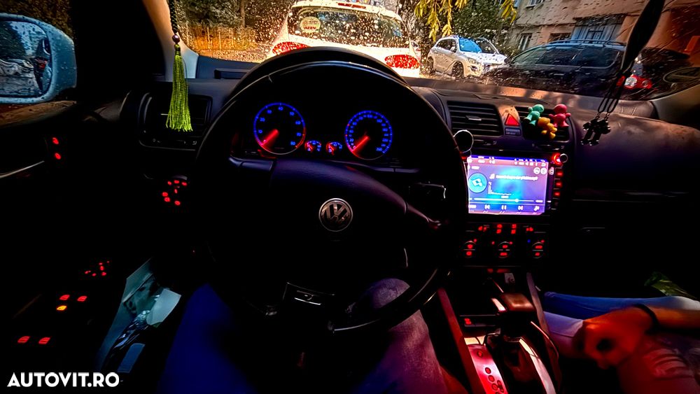Volkswagen Golf - 14