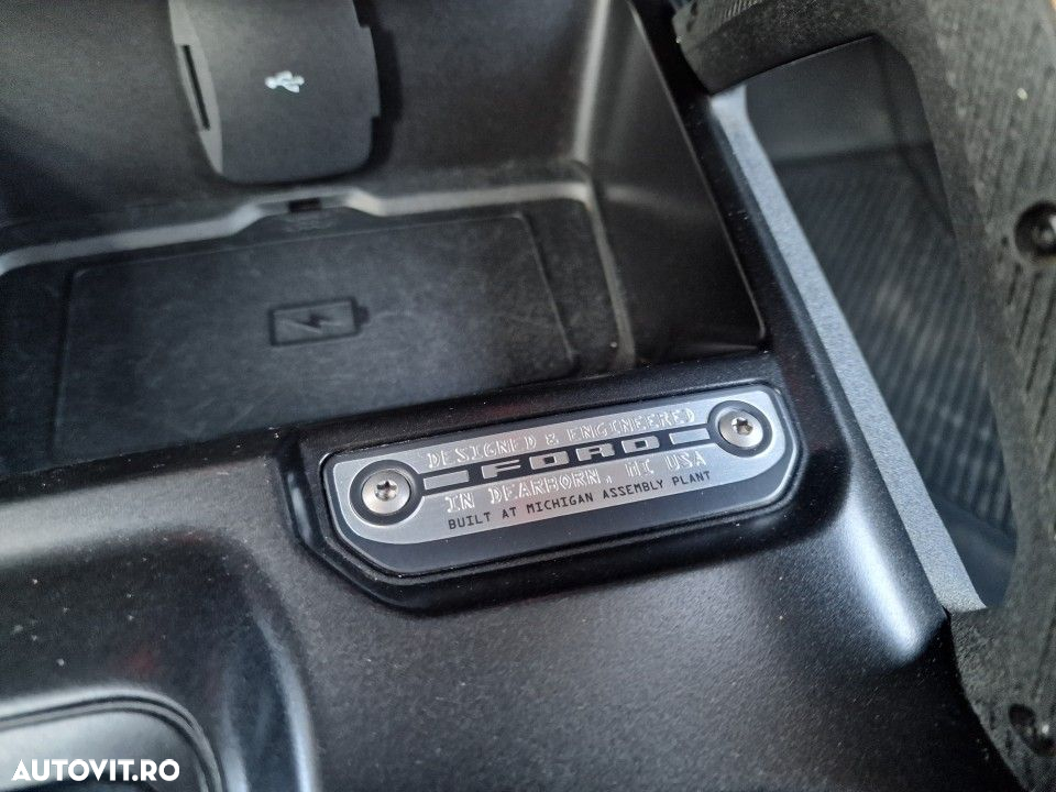 Ford Bronco - 11