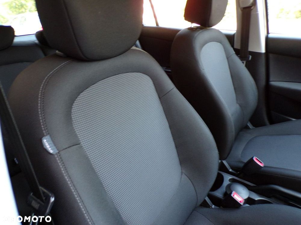 Hyundai i20 - 24