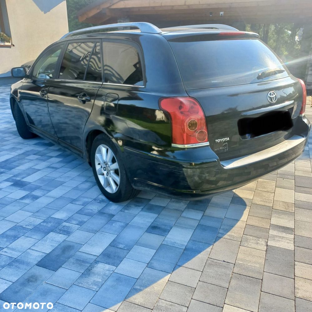 Toyota Avensis 2004 photo 4