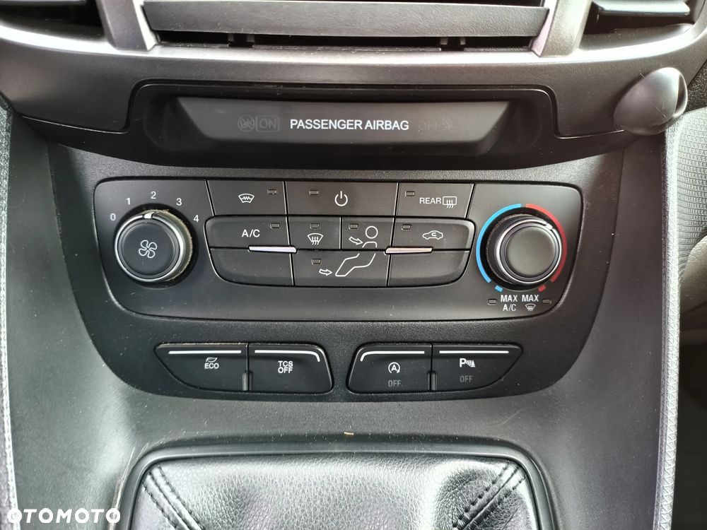 Ford Tourneo Connect Grand - 25