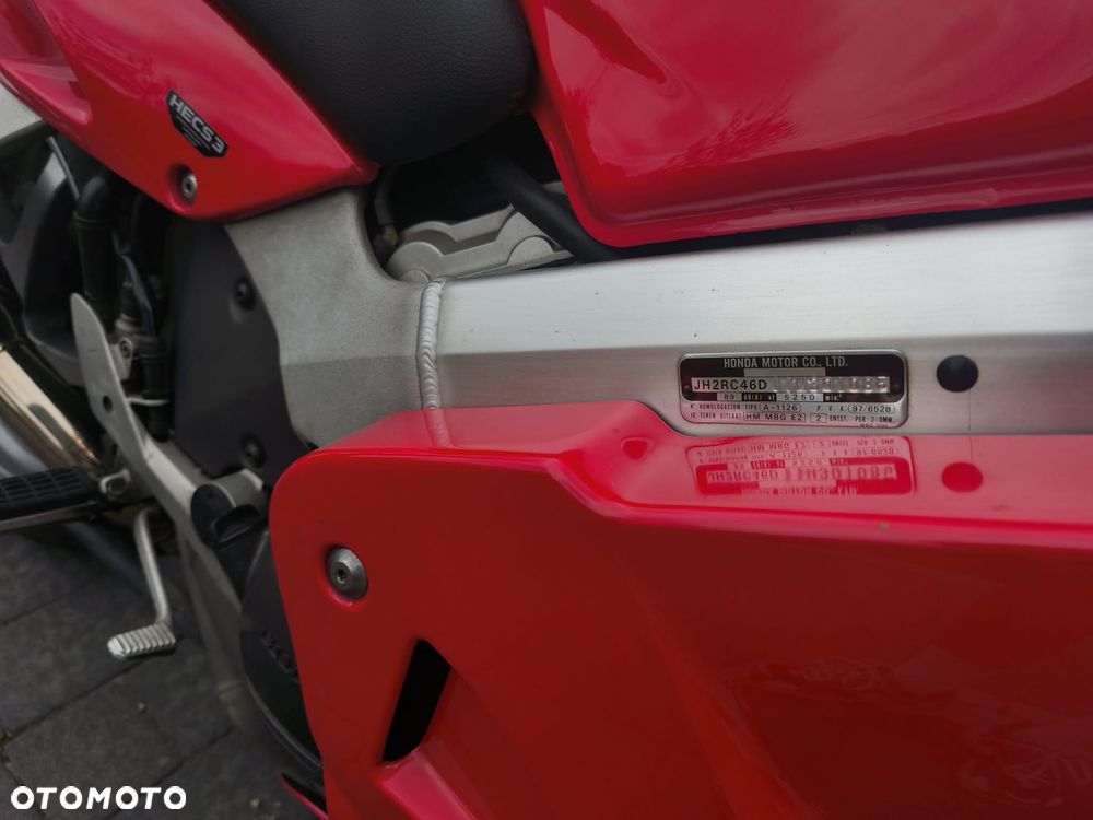 Honda VFR - 8