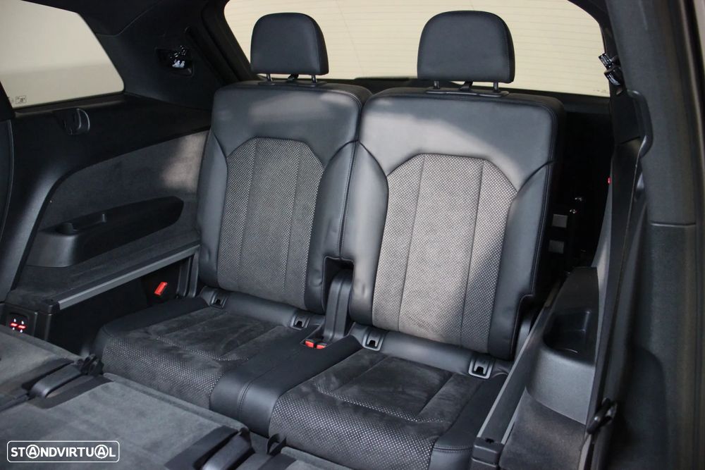 Audi Q7 3.0 TDI quattro S-line Tiptronic 7L - 18
