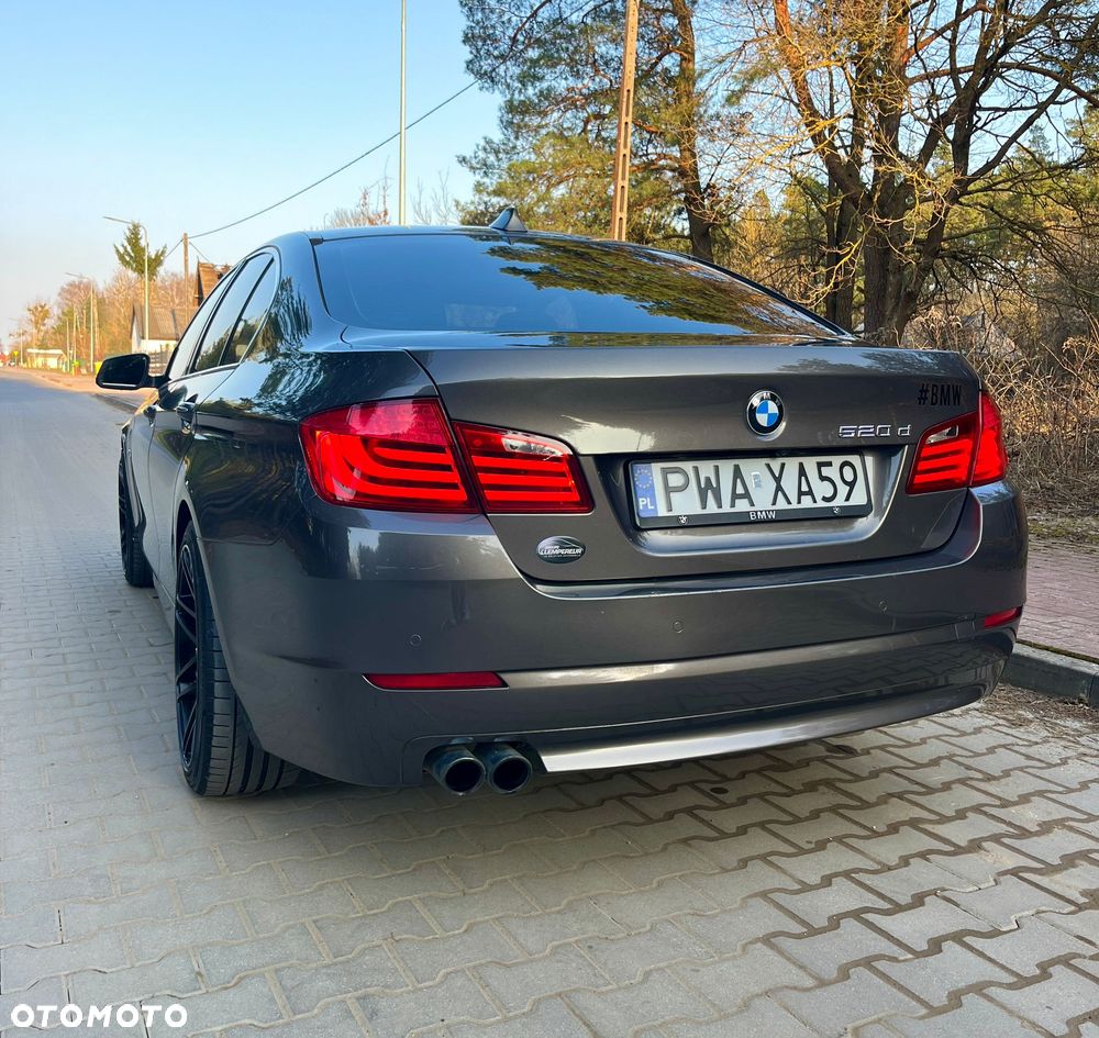 BMW Seria 5 ver-520d-xdrive-luxury-line - 4