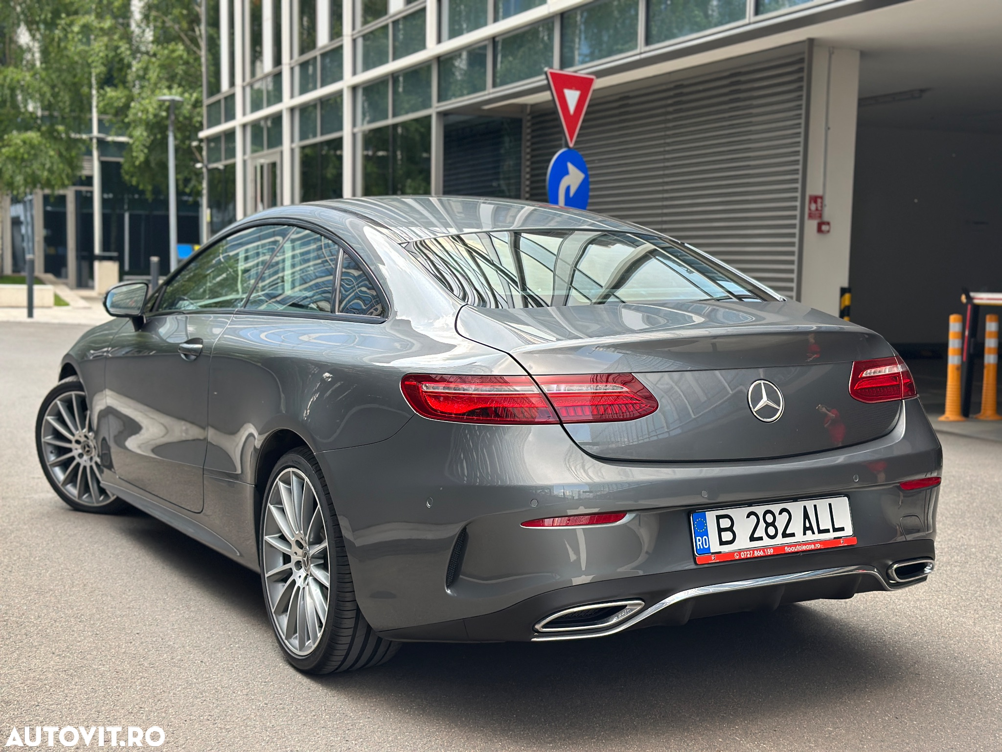 Mercedes-Benz E 220 d 4MATIC Coupe Aut. - 3