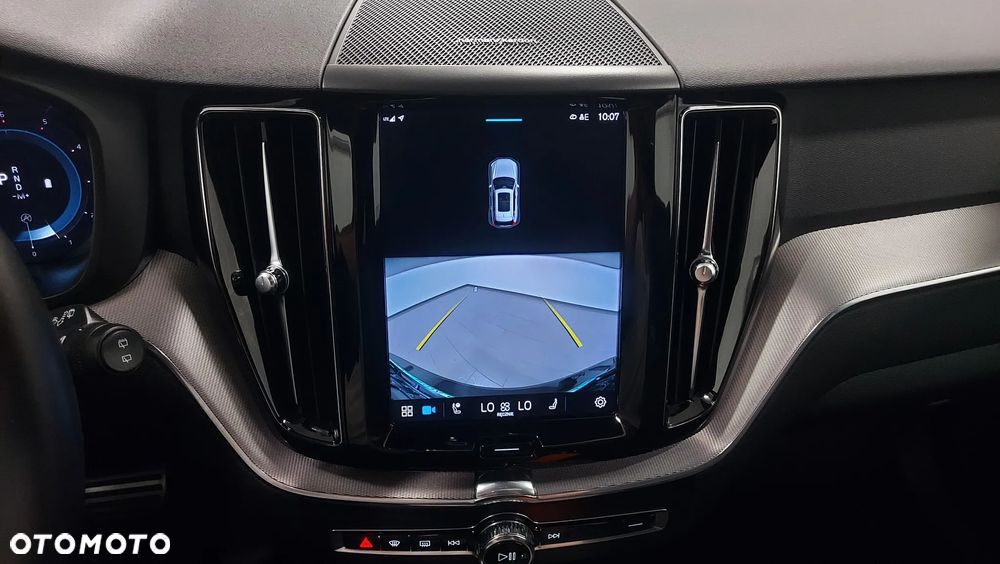 Volvo XC 60 B4 D Plus Dark - 25