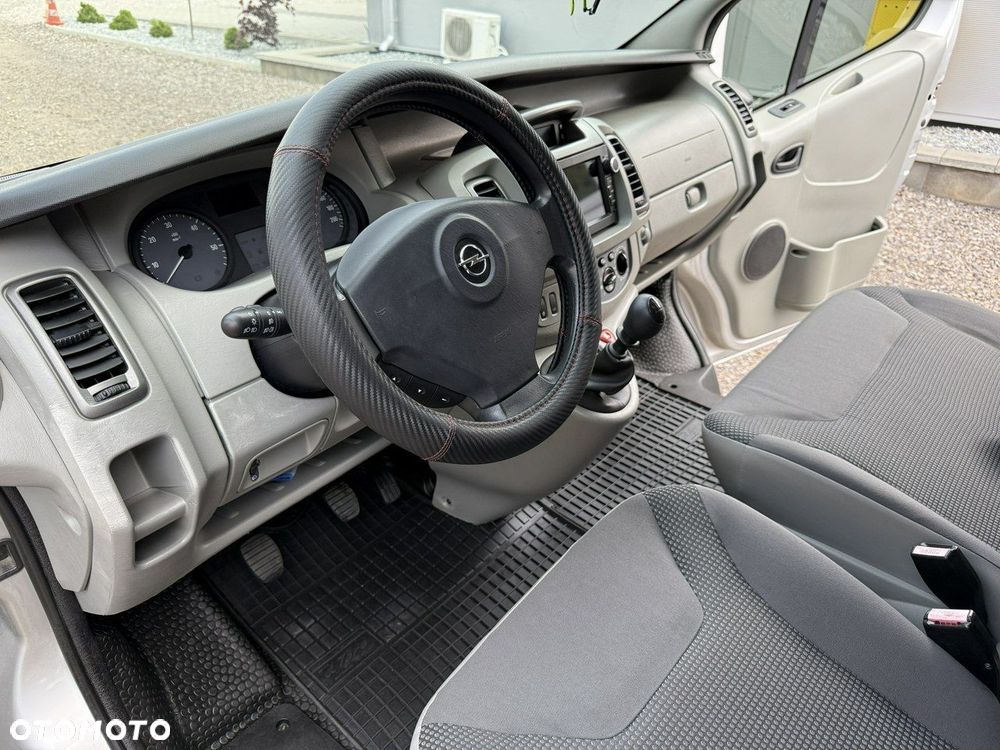 Opel Vivaro - 10