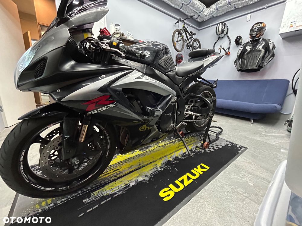 Suzuki GSX-R - 7