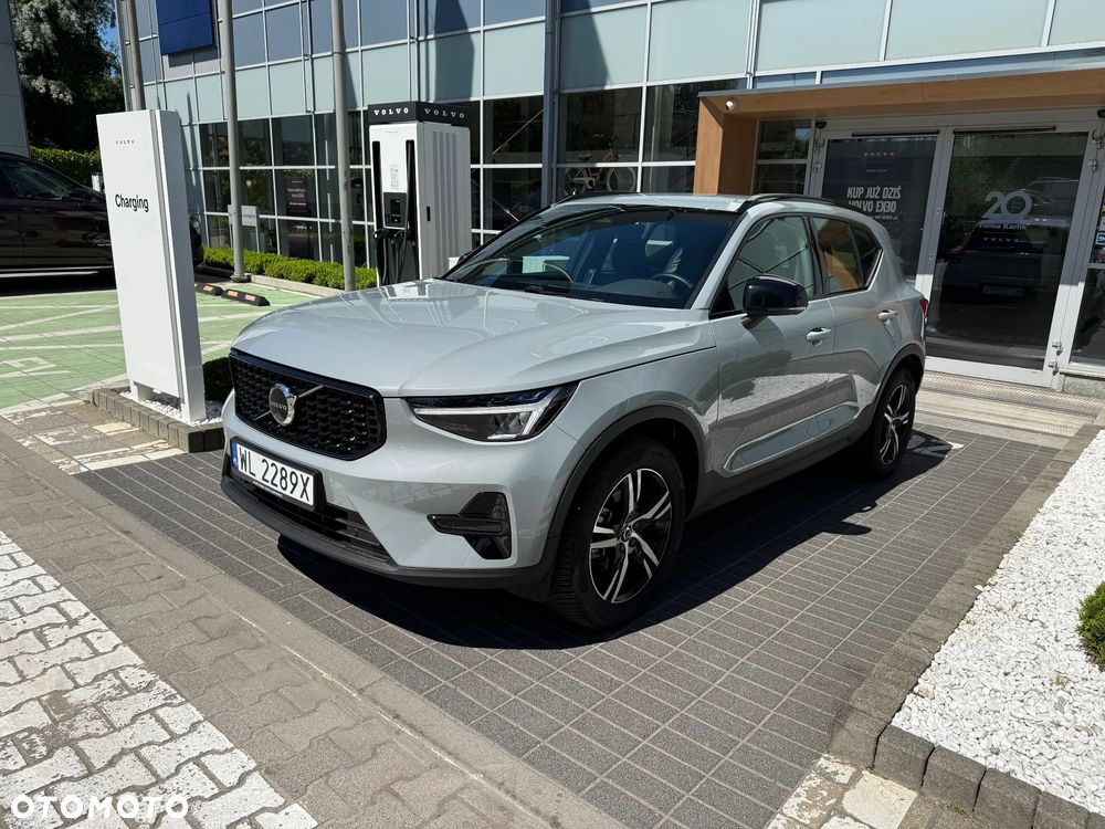 Volvo XC 40 B3 Plus Dark - 1