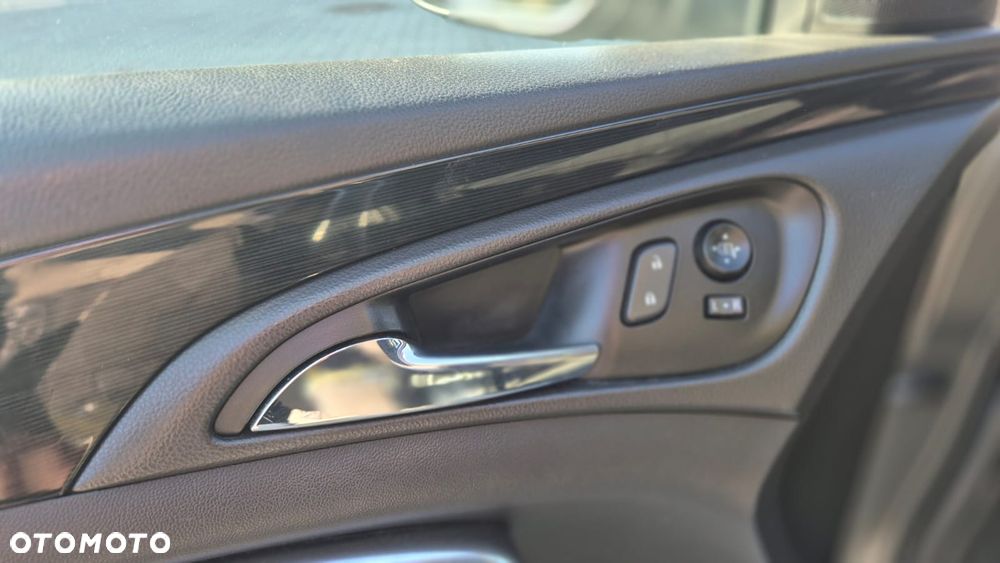 Opel Insignia - 18