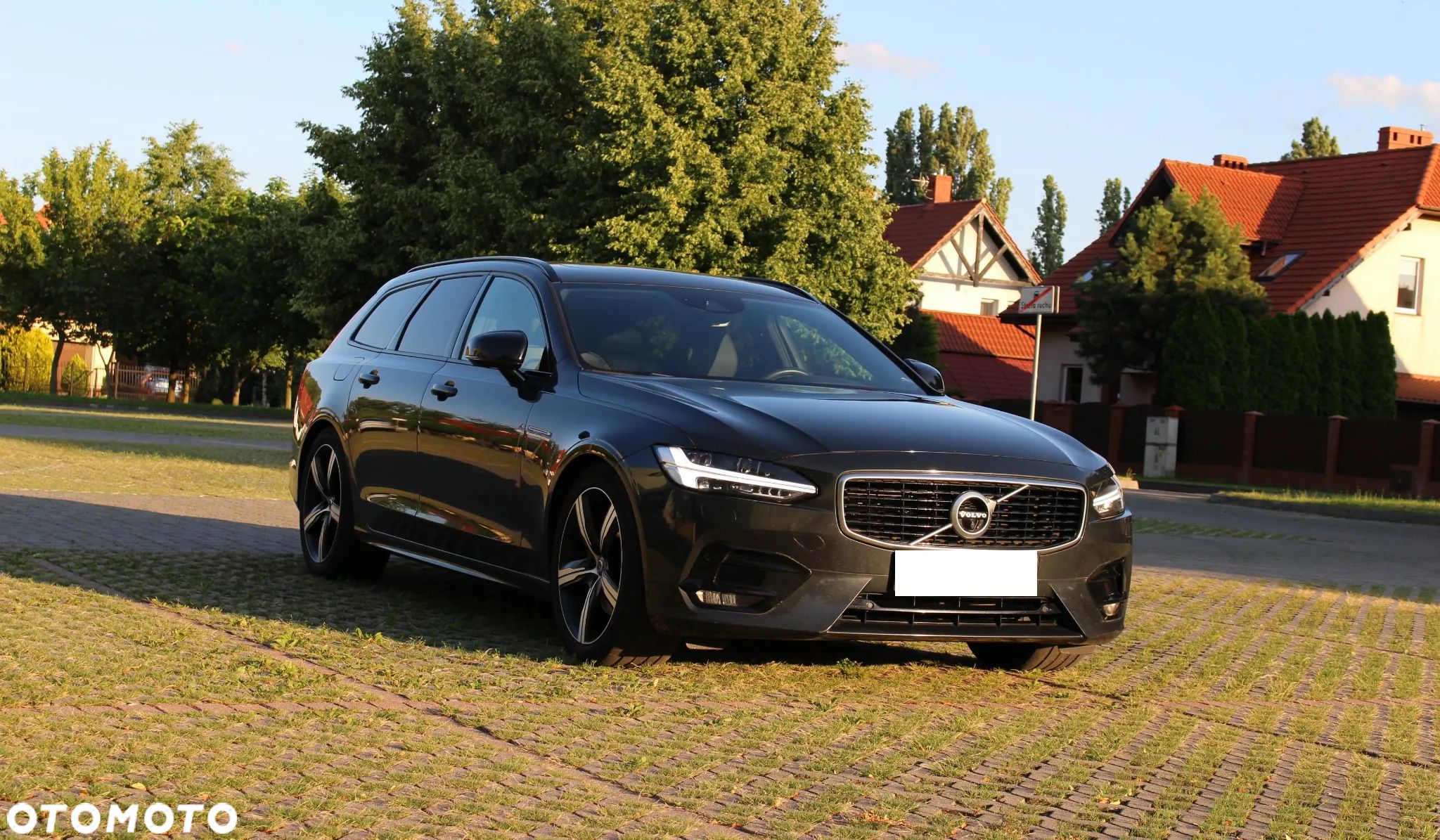 Volvo V90 D4 Geartronic R Design - 1
