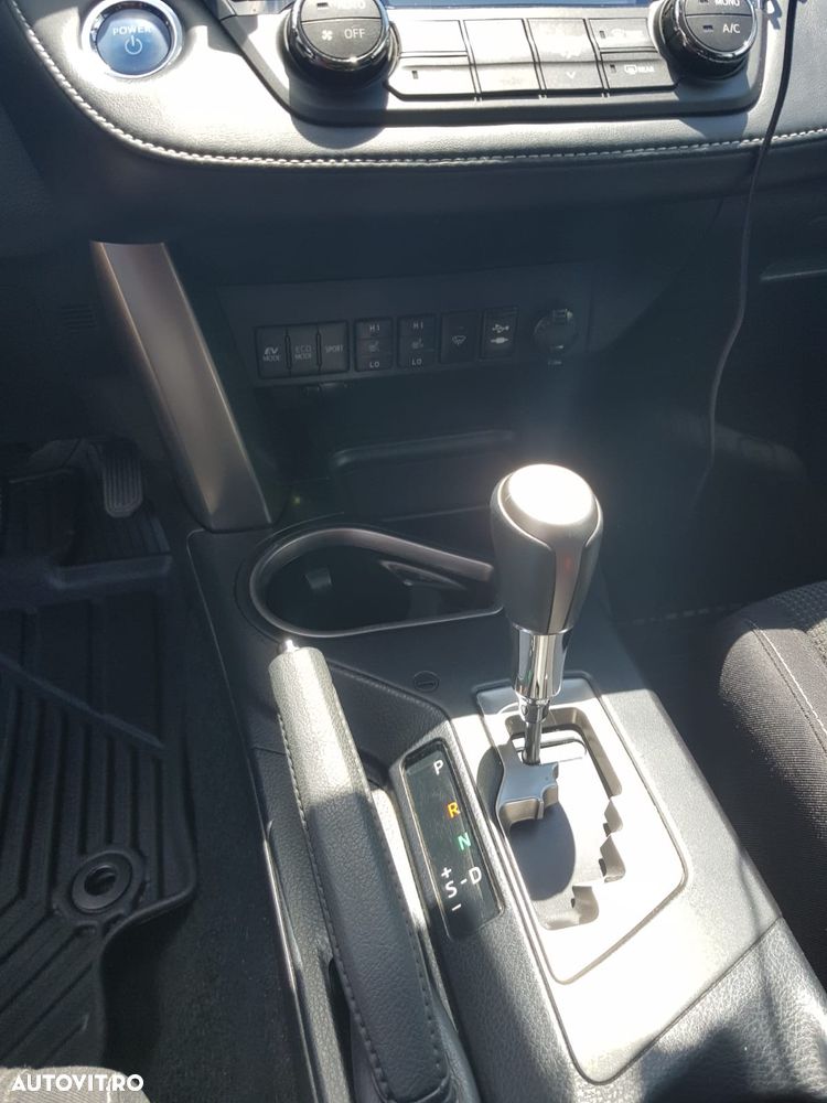 Toyota RAV4 - 3
