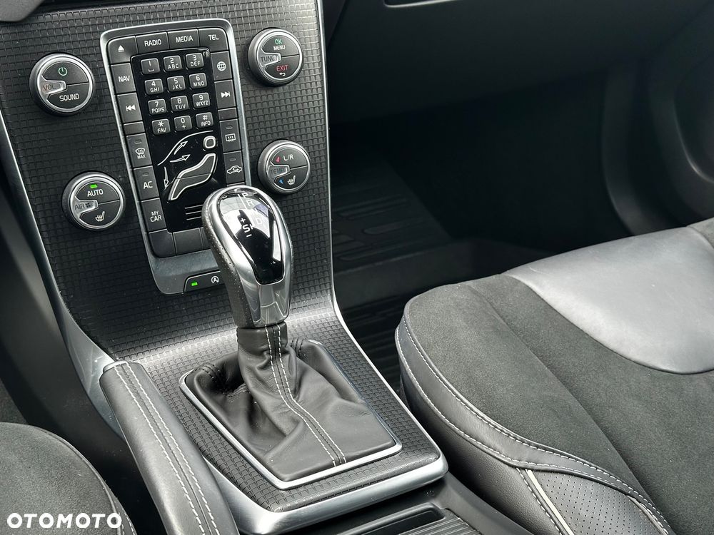 Volvo V40 T3 Drive-E R-Design Momentum - 21