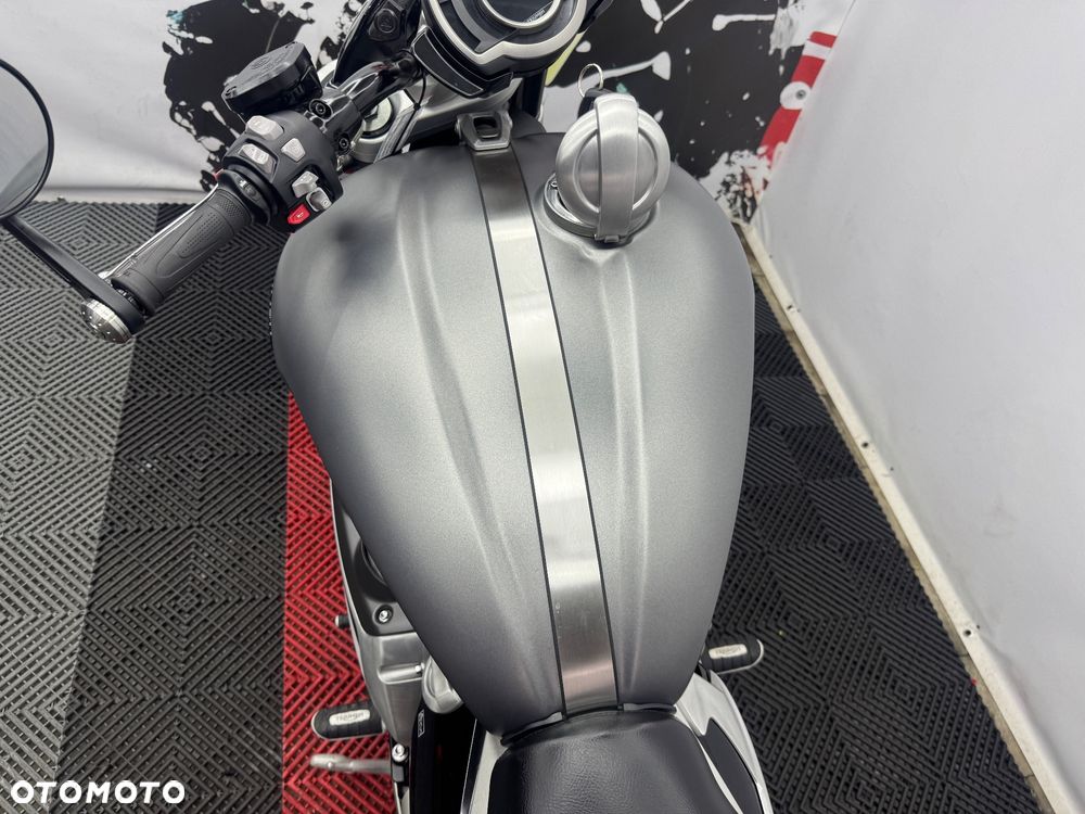 Triumph Rocket - 24