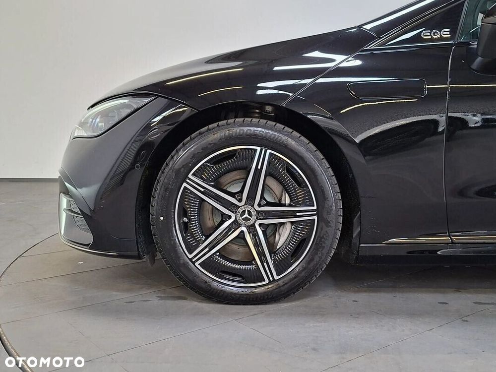 Mercedes-Benz EQE - 7