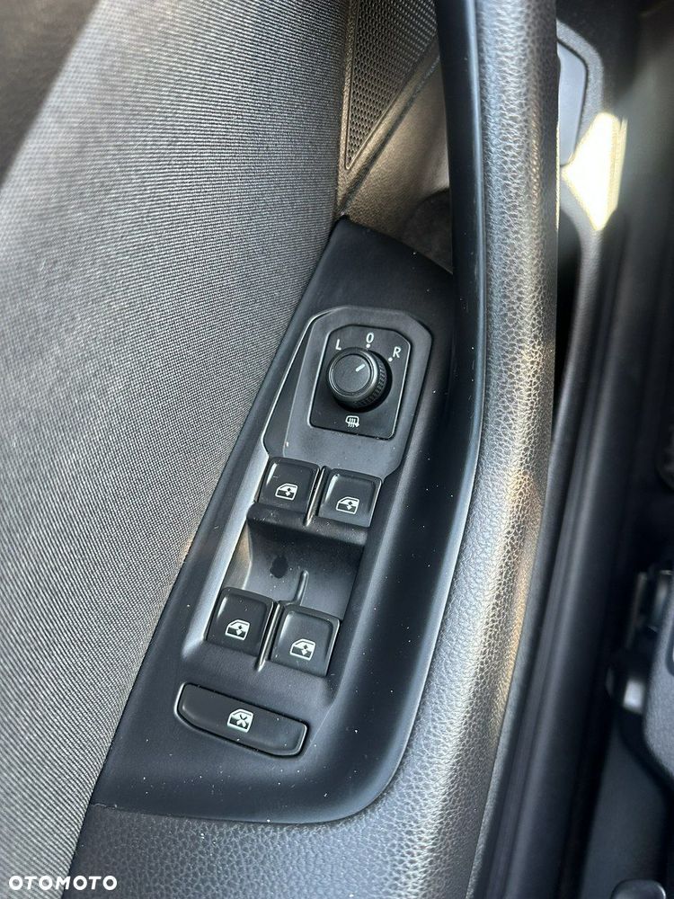 Volkswagen Passat - 27