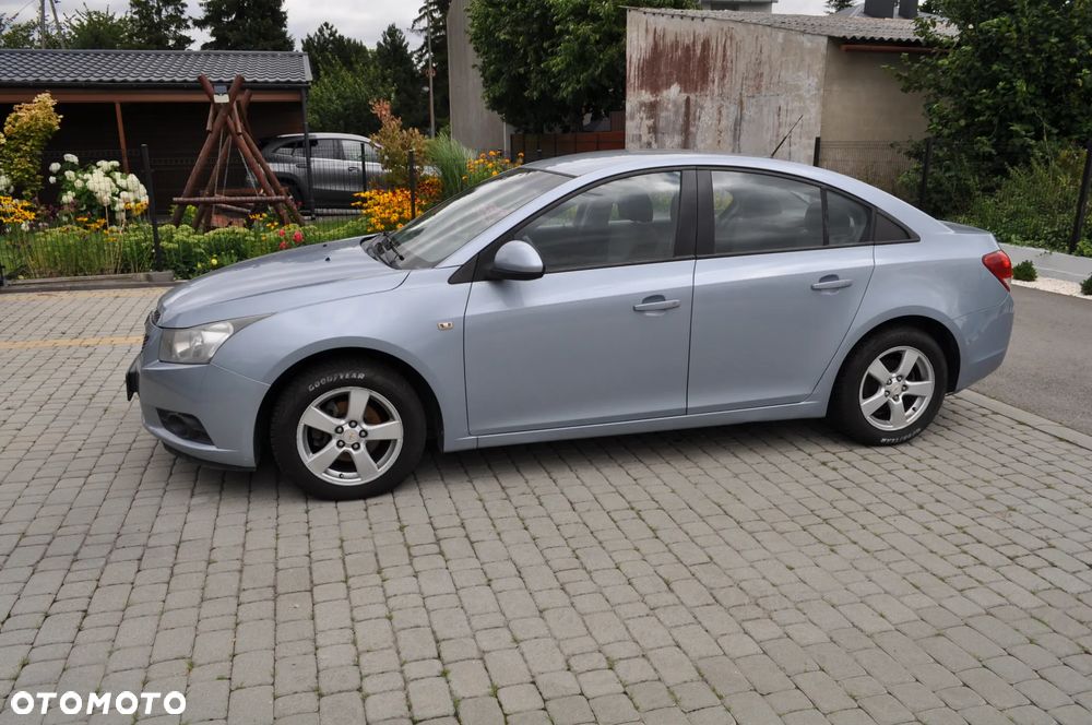 Chevrolet Cruze 1.6 LS - 2