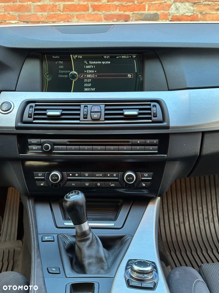BMW Seria 5 525d - 13