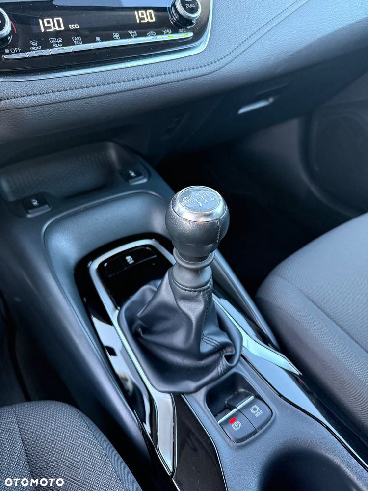 Toyota Corolla 1.6 Executive - 21