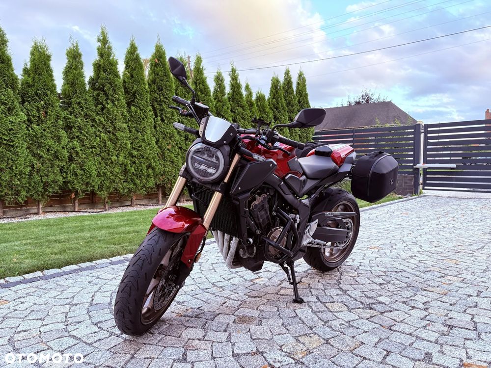 Honda CB - 1