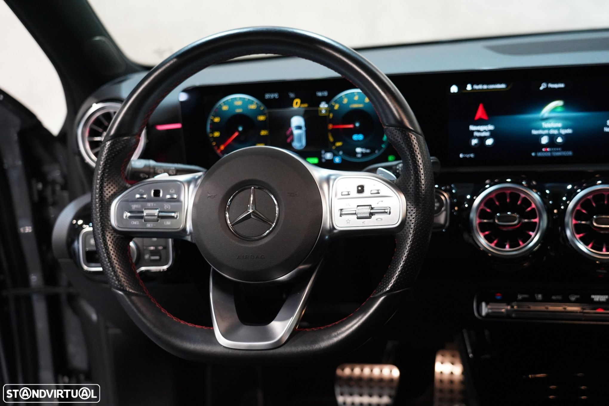 Mercedes-Benz A 250 e AMG Line - 27