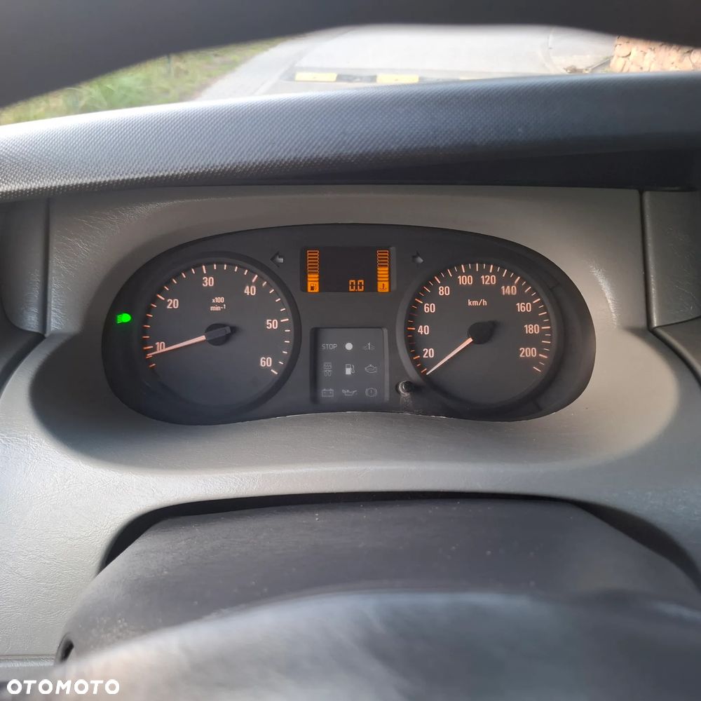 Opel Vivaro - 18